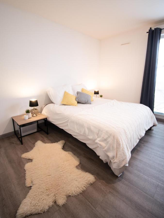 Joli Studio Tout Confort A 2 Pas De La Gare Poissy Exterior foto